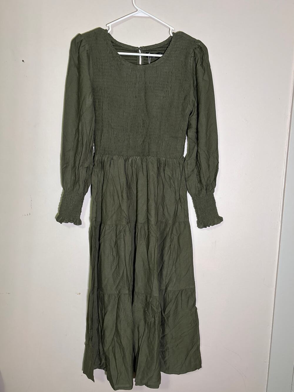 NWT army green flowy dress with smocking. Women’s small